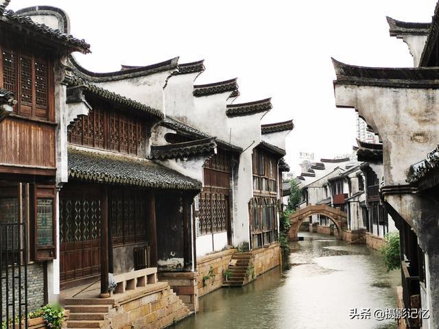 一个自己喜欢的女生这样说，我怎么怎么回复